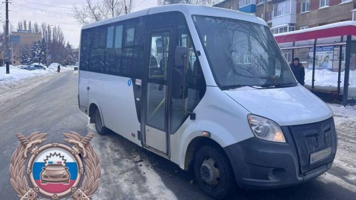 В Балакове пенсионерка попала под колеса "ГАЗели" В Балакове пенсионерка попала под колеса "ГАЗели"