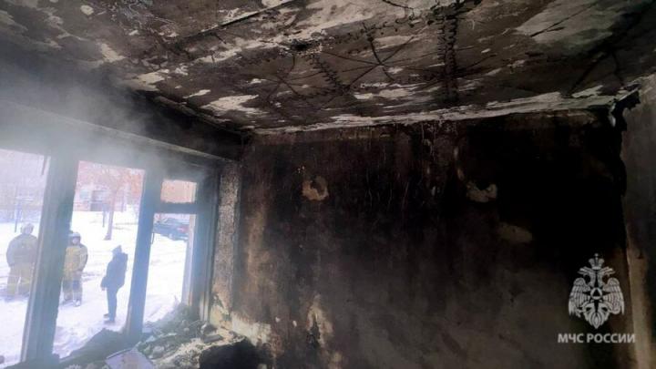 58-летний житель Балакова попал в больницу после пожара в многоэтажке