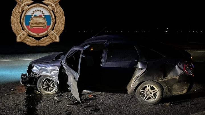 Двое пострадали в ДТП с двумя "Ладами" в Саратовской области Двое пострадали в ДТП с двумя "Ладами" в Саратовской области