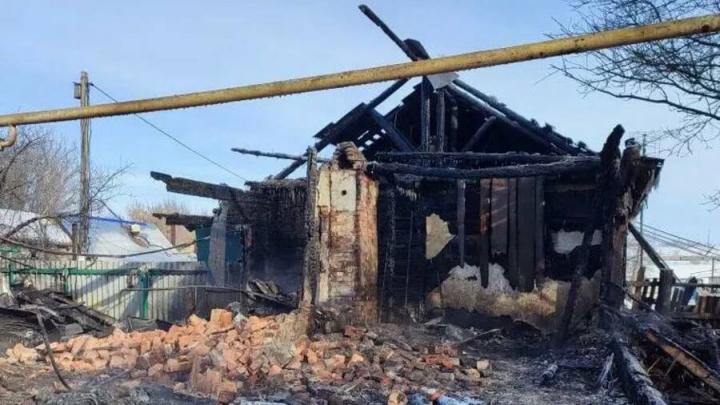 Две женщины и мужчина погибли на пожаре в Ивантеевском районе Две женщины и мужчина погибли на пожаре в Ивантеевском районе