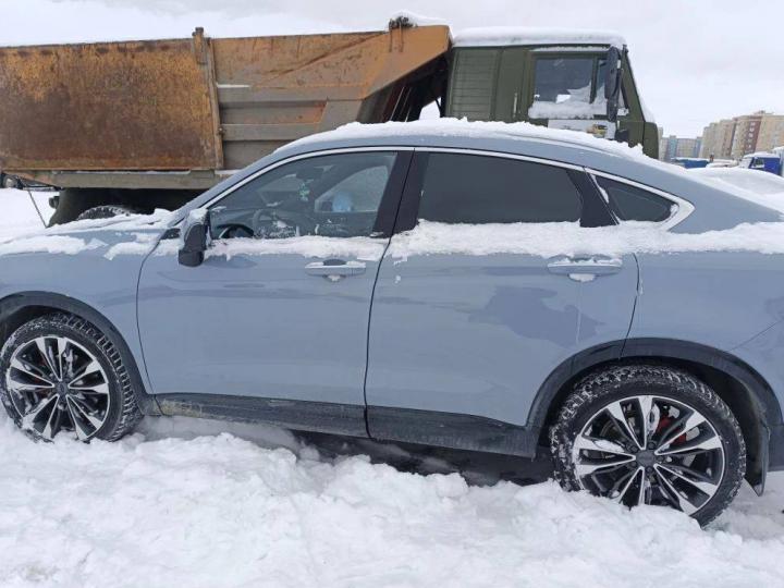 890 тысяч компенсации за чужие фотографии: как арест иномарки заставил саратовскую рестораторшу заплатить