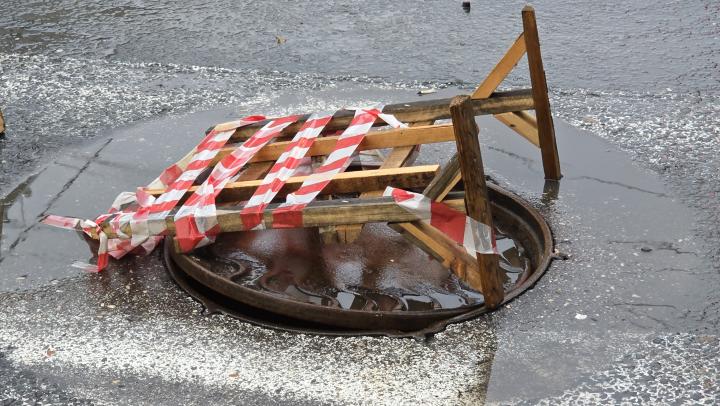 Открытый люк без крышки - падение в колодец: директор водоканала из Аткарска попал под уголовное дело