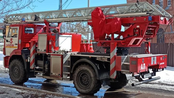 Пенсионерка попала в ожоговый центр после пожара в доме на 6-й Дачной в Саратове
