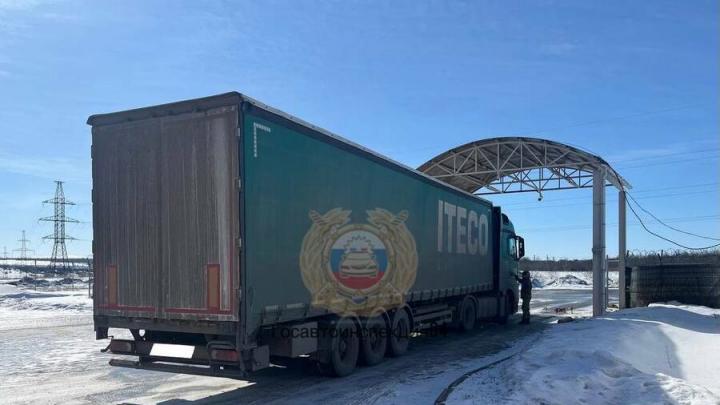 В распределительном центре в Саратове женщина погибла под колёсами "КамАЗа"