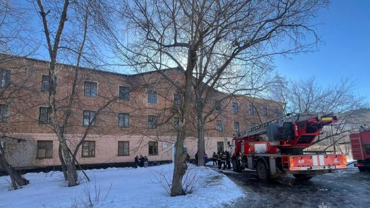 "Люди просили о помощи": в Энгельсе на пожаре спасены три человека