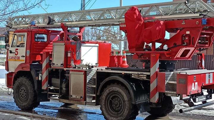 11 жильцов эвакуировали ночью из-за пожара в саратовской девятиэтажке 11 жильцов эвакуировали ночью из-за пожара в саратовской девятиэтажке