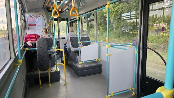 Троллейбусы встали: в Саратове два маршрута временно закрыли, еще четыре ходят реже