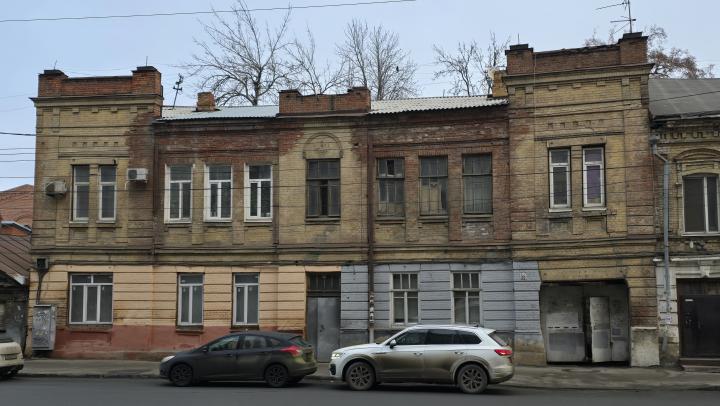 Трещины в стенах, нет отопления и горячей воды: Бастрыкин заинтересовался аварийным домом в Саратове Трещины в стенах, нет отопления и горячей воды: Бастрыкин заинтересовался аварийным домом в Саратове