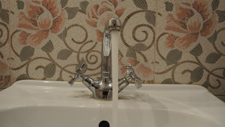 Жителям 7 улиц центра Саратова придется обойтись без воды почти сутки