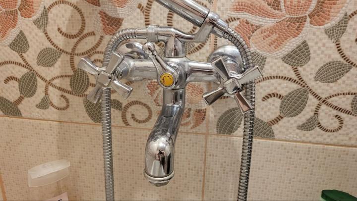 Жители  14 улиц Кировского района Саратова остались без холодной воды до 20:00