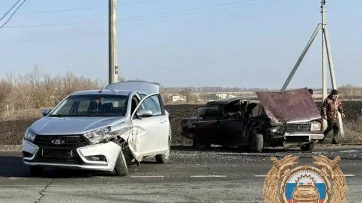 Две "Лады" столкнулись под Балашовом