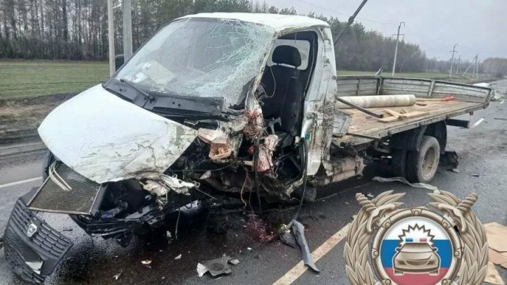 Водитель "ГАЗели" пострадал в ДТП с фурой в Саратовской области