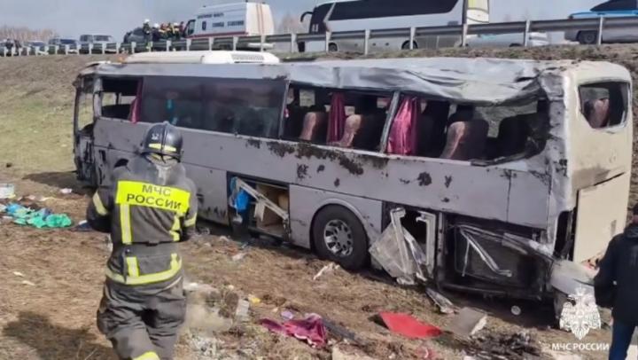 Школьников после ДТП в Петровском районе доставят домой с сопровождением медиков