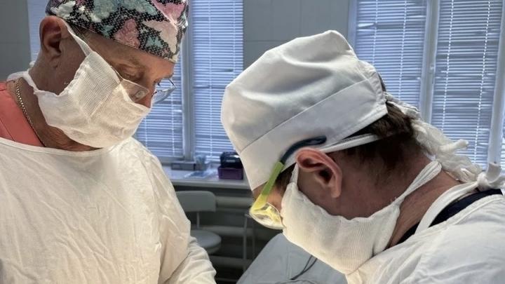 Хирурги в Балаково удалили 7,5-килограммовую опухоль с ноги пенсионерки