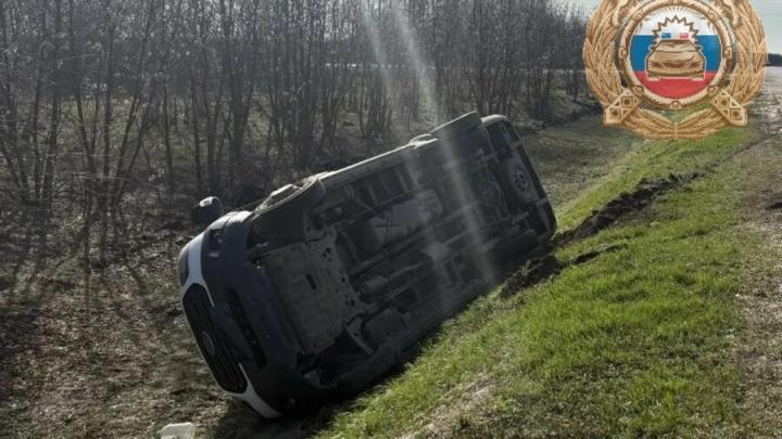 Женщина пострадала в опрокинувшейся иномарке под Балашовом