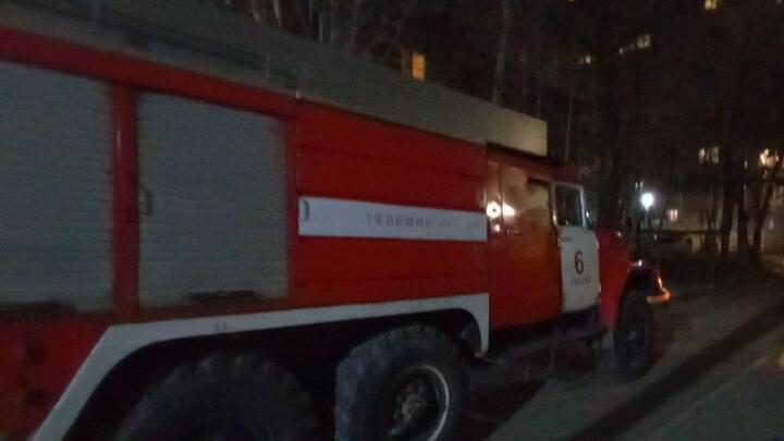 Ночью из-за пожара в саратовской пятиэтажке эвакуировали 18 жильцов Ночью из-за пожара в саратовской пятиэтажке эвакуировали 18 жильцов