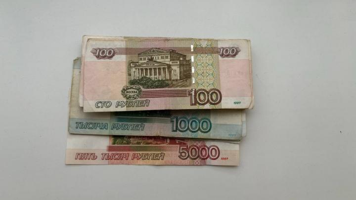 Уволили незаконно – саратовские приставы заставили техникум выплатить мастеру 327 тысяч рублей за вынужденный прогул